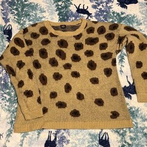 Lee Women's Tan Sweater with Brown Leopard Spots